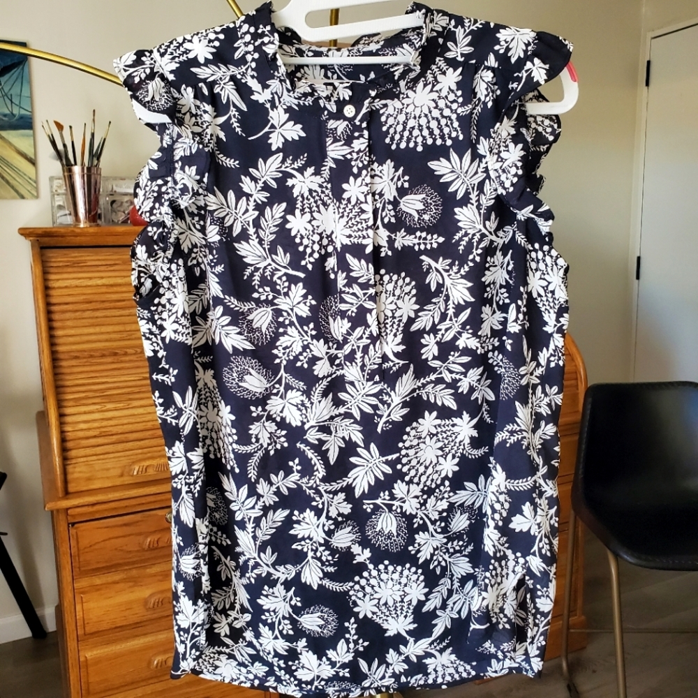 LOFT top. Size M